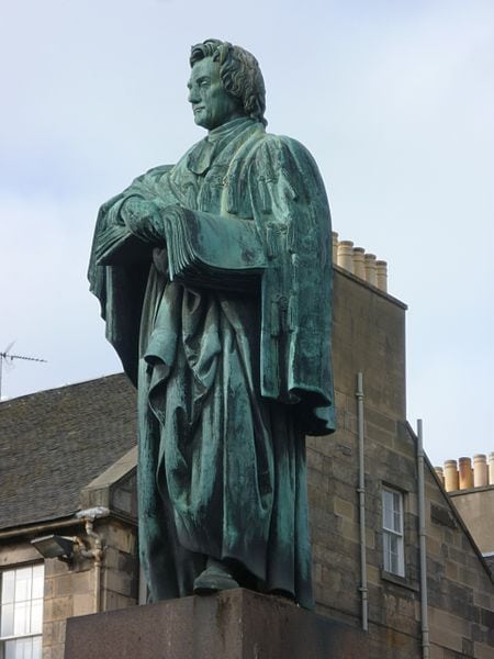 450px-Thomas_Chalmers_statue,_George_Street_Edinburgh
