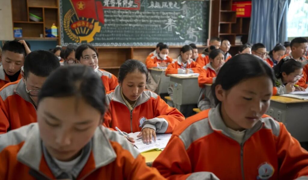 HRW | M Schiefelbein/AP